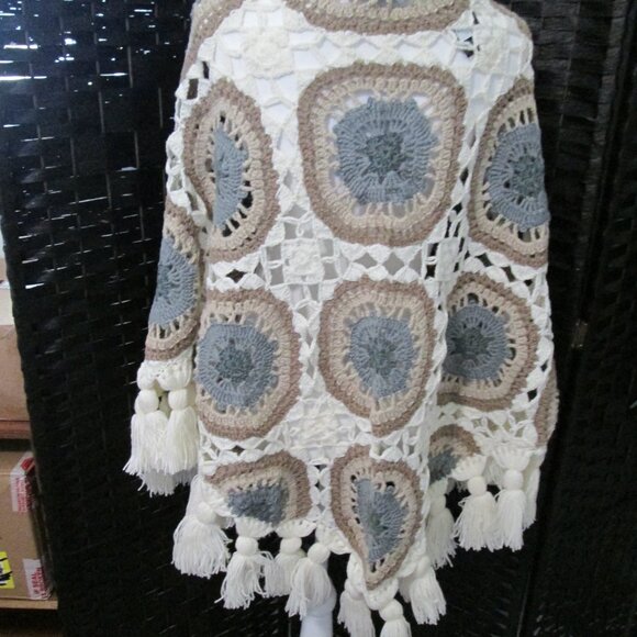 🌞 Sunshine Shawl by Saachi Hand Crocheted Elegance from India - Picture 8 of 14